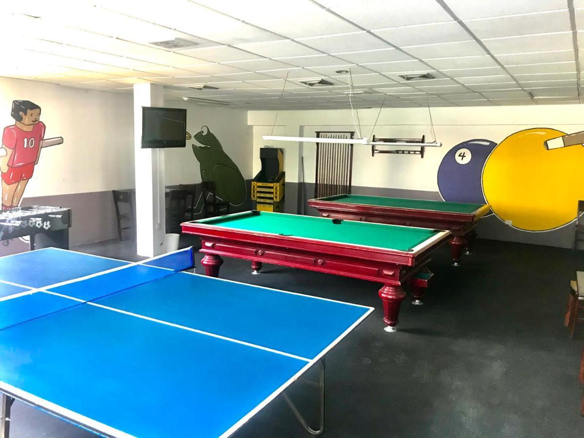 Casa Morales Hotel Internacional Y Centro De Convenciones Ібаге Екстер'єр фото The table tennis room at the National Training Centre