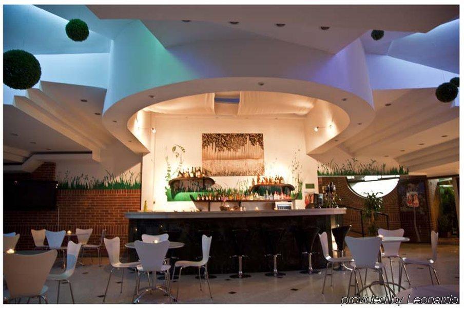 Casa Morales Hotel Internacional Y Centro De Convenciones Ібаге Екстер'єр фото The bar at the 1001 nights lounge