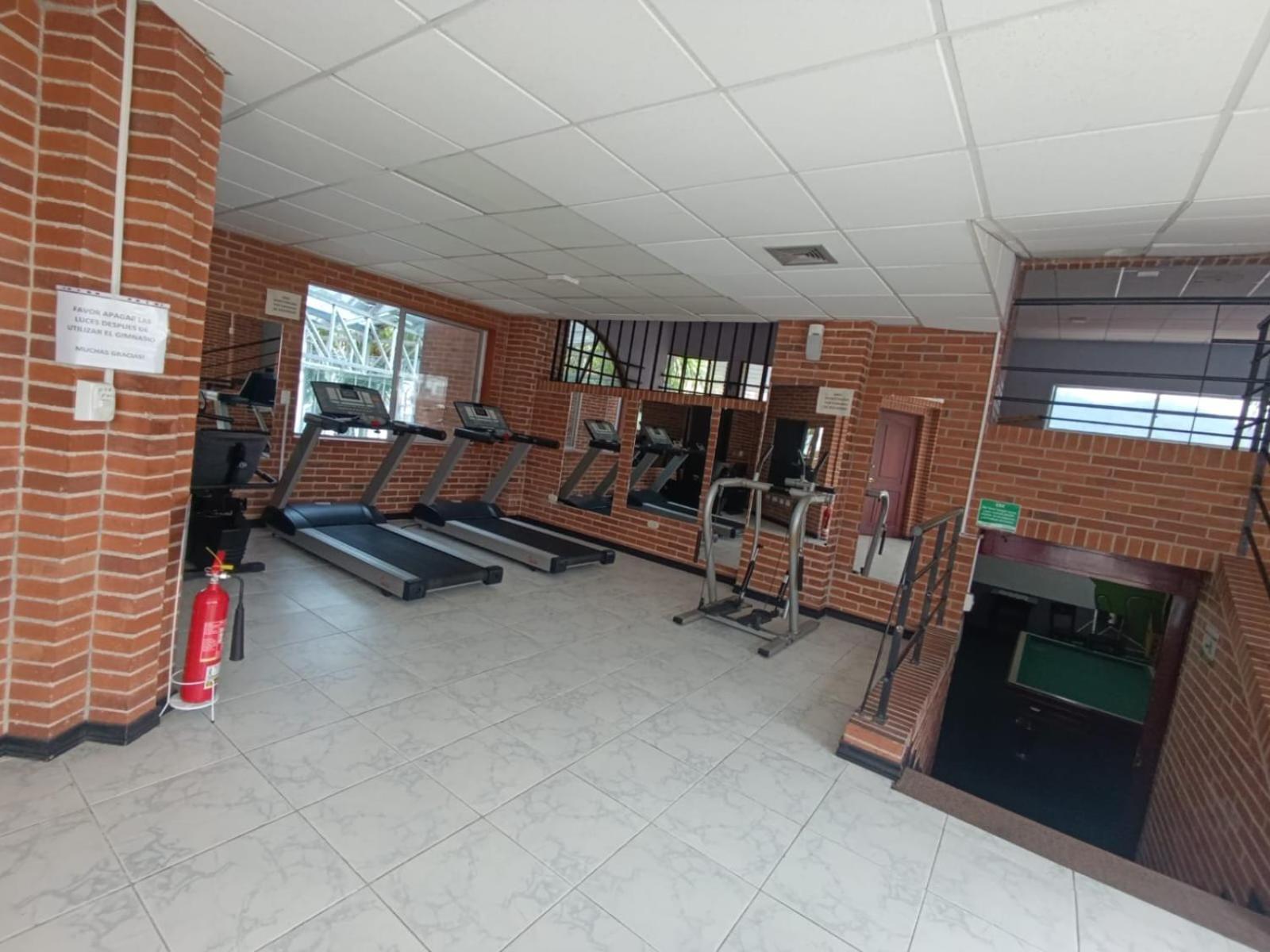Casa Morales Hotel Internacional Y Centro De Convenciones Ібаге Екстер'єр фото The gym at the University of the South Pacific