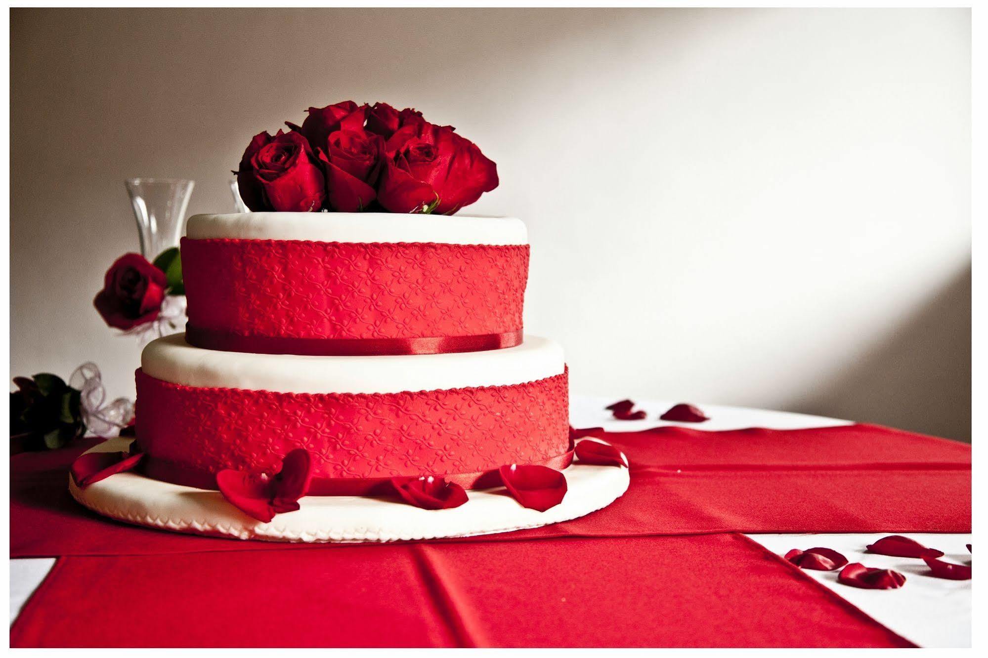 Casa Morales Hotel Internacional Y Centro De Convenciones Ібаге Екстер'єр фото A wedding cake